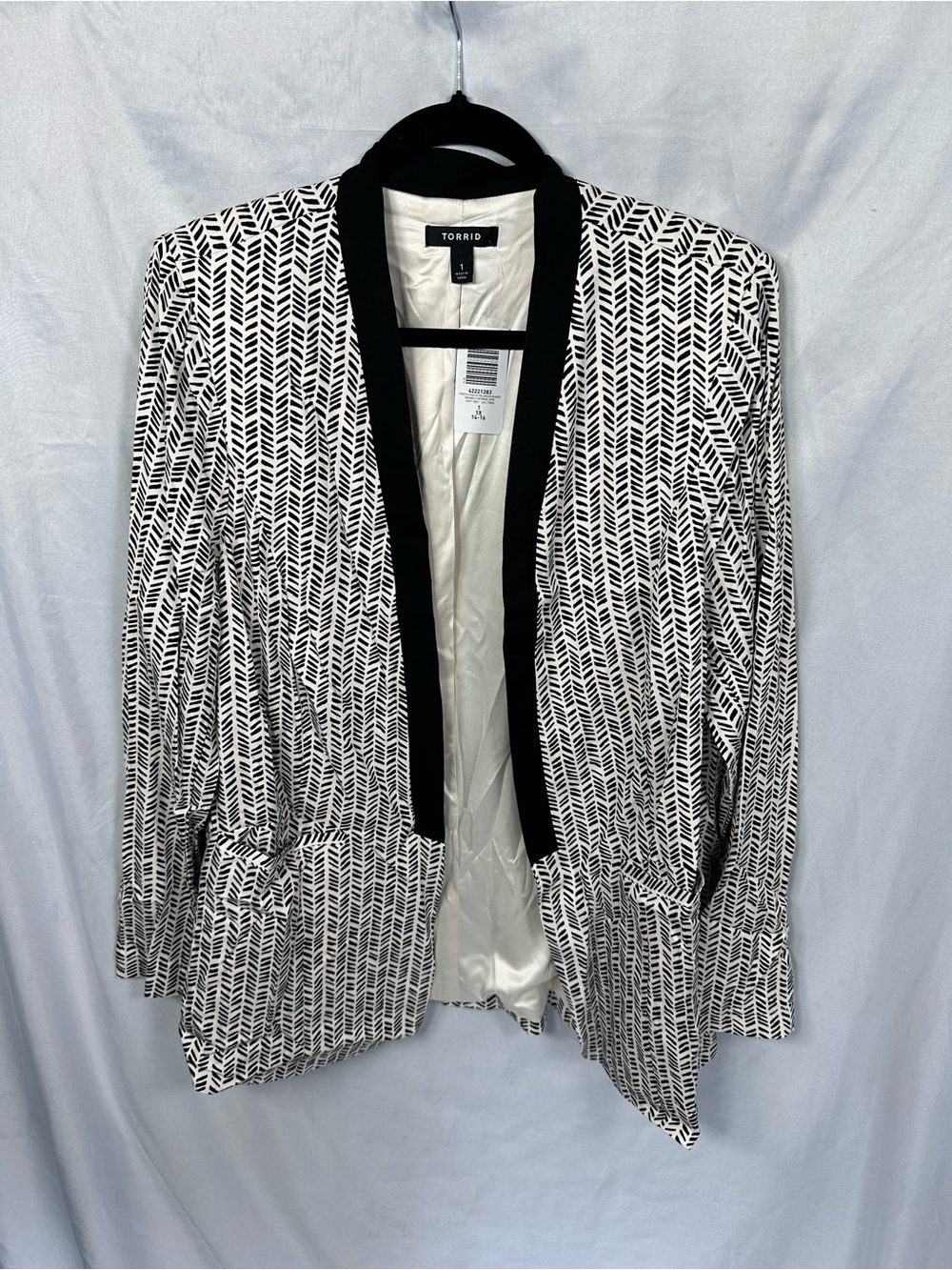 torrid Black & White Stretch Challis Lightweight Blazer Size 1 NWT